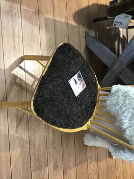 Mörkbrun fårskinnsdyna till Lilla Åland