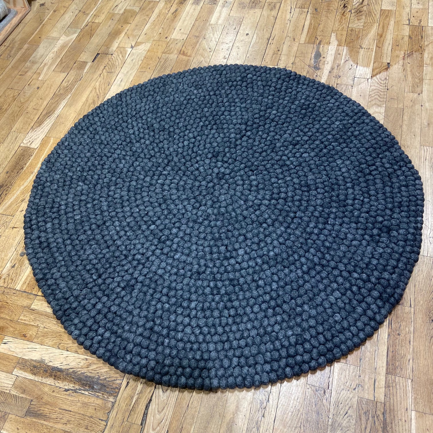 Ullmatta av bollar 60cm i flera färger - 7