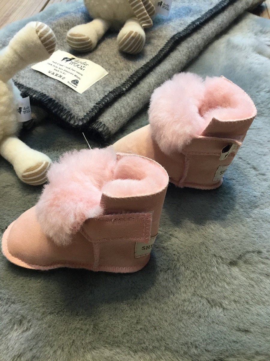Newborn Gift Set Baby - White sheepskin • dunderWOOL Blanket • Slippers - 6