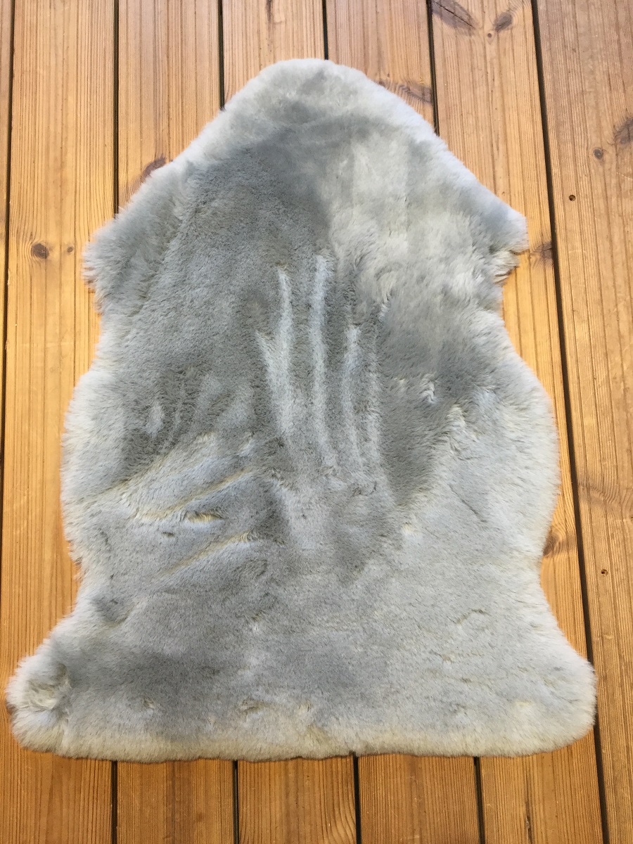 Newborn Lammskinnsfäll i Grått