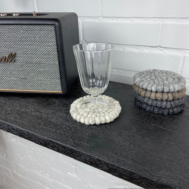 Wooldesign underlägg av ullbollar, 4-pack, beige