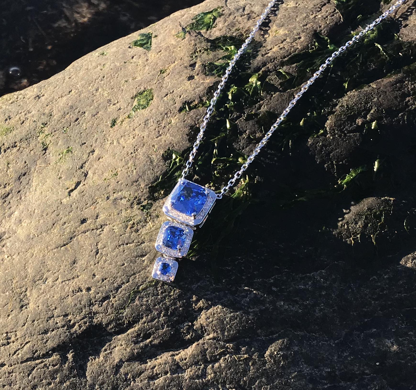 Square "Ocean Blue" halsband