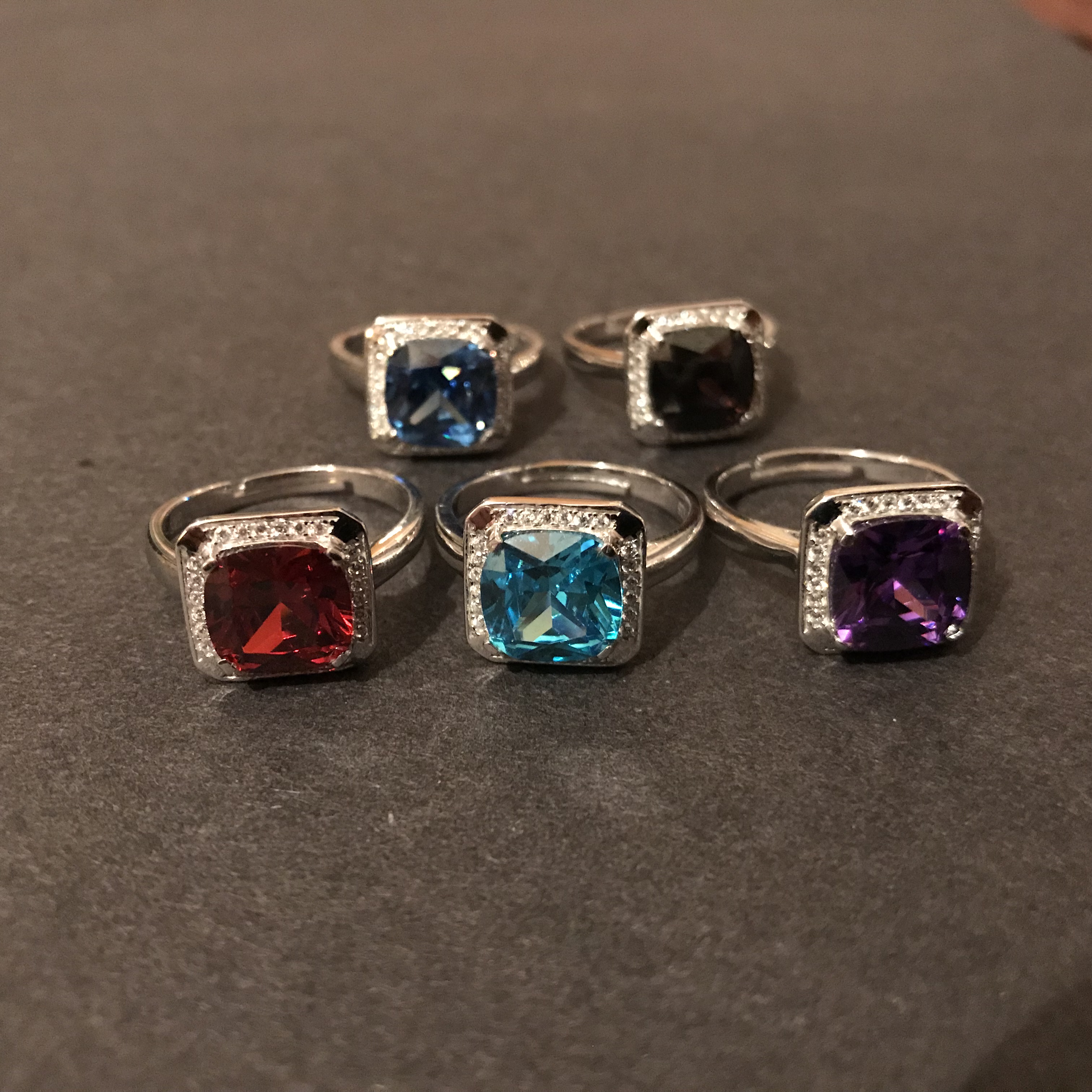 Square "Romantic Red" ring