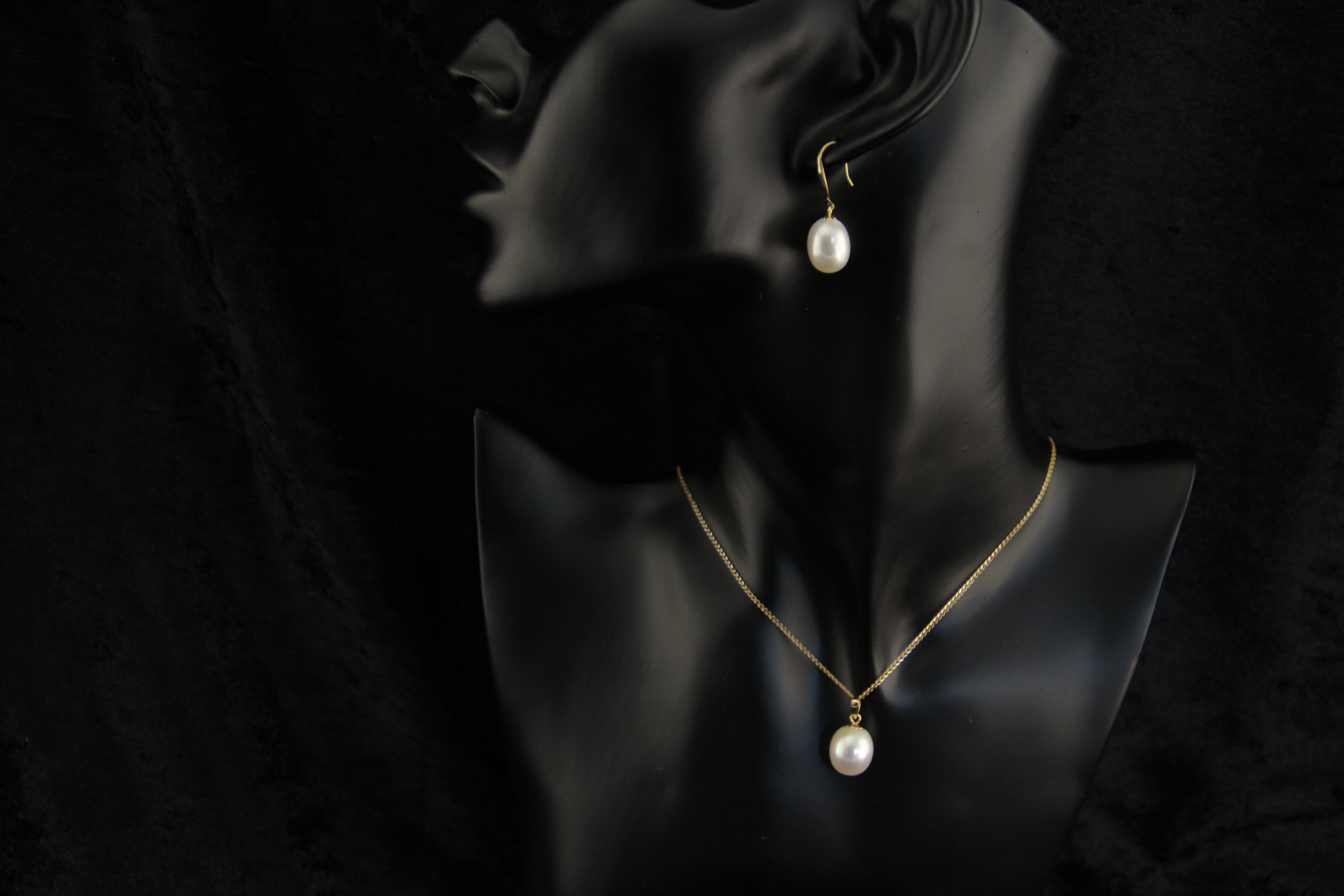 Set mit tropfenförmiger Süßwasserperle in Gold - 3