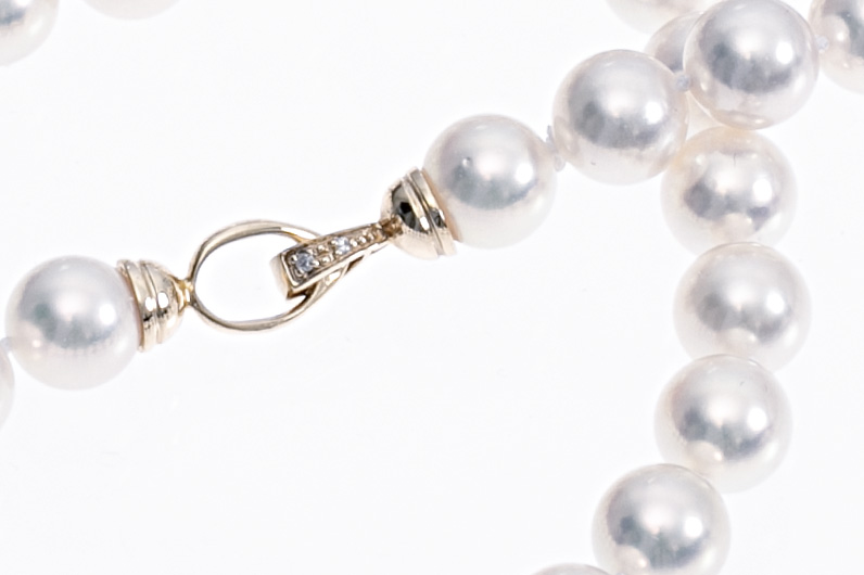 Halskette aus Akoya-Zuchtperlen in AAA-Qualität mit Verschluss aus Gold und Diamanten 8-8.5 mm - 3