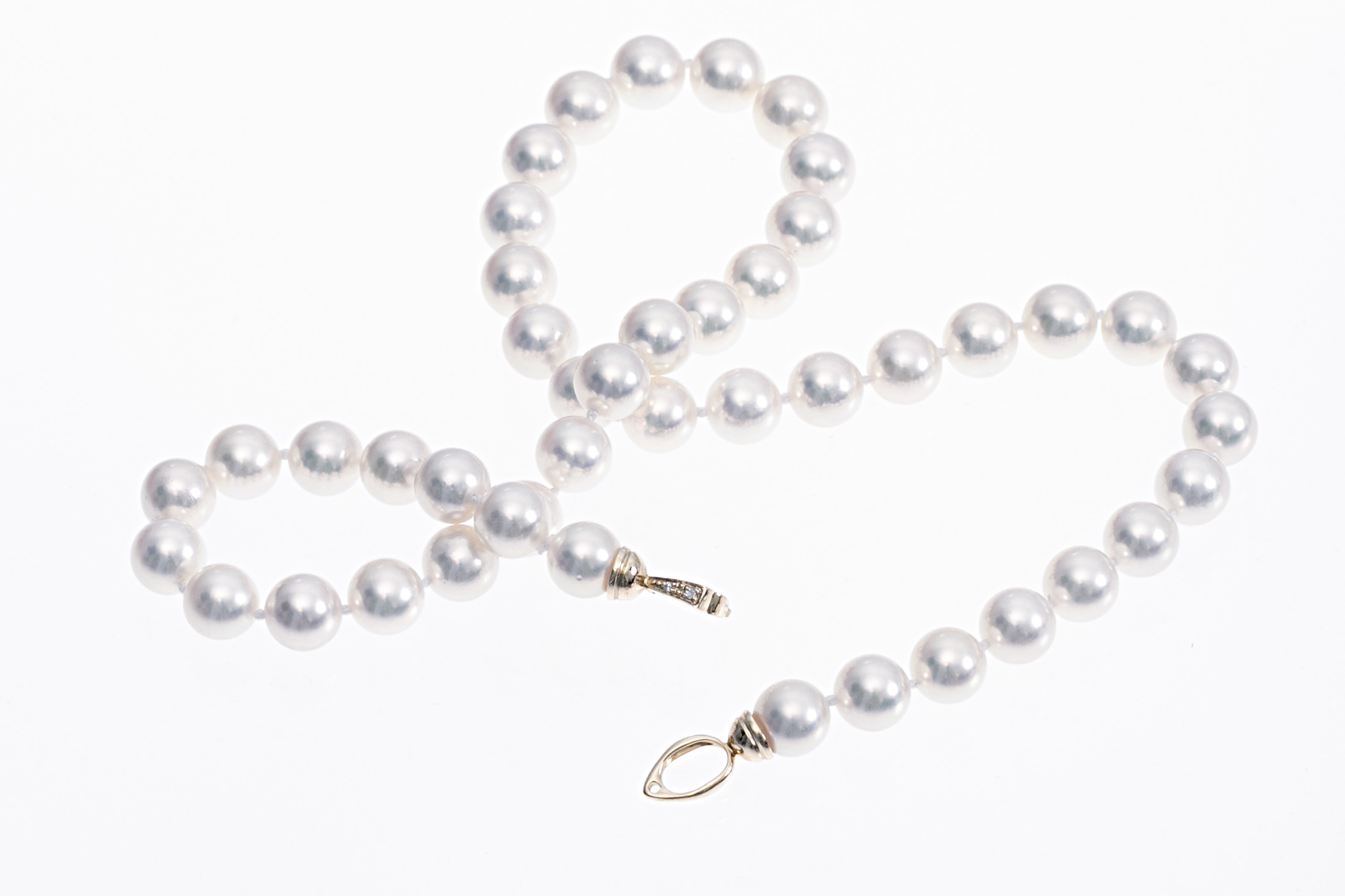 Halskette aus Akoya-Zuchtperlen in AAA-Qualität mit Verschluss aus Gold und Diamanten 8-8.5 mm - 2