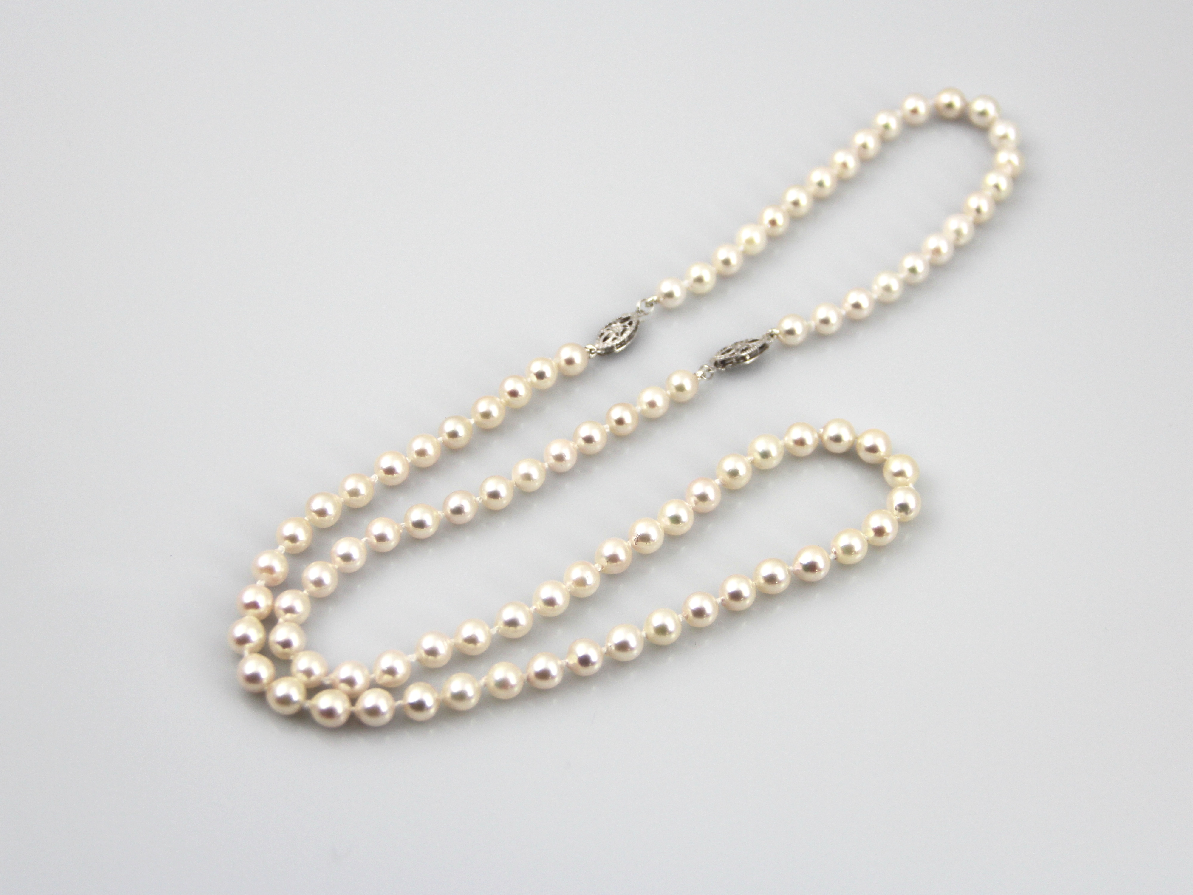 Halskette und Armband aus Akoya-Perlen in Standardqualität mit Verschlüssen aus Weißgold 5.5–6 mm - 3