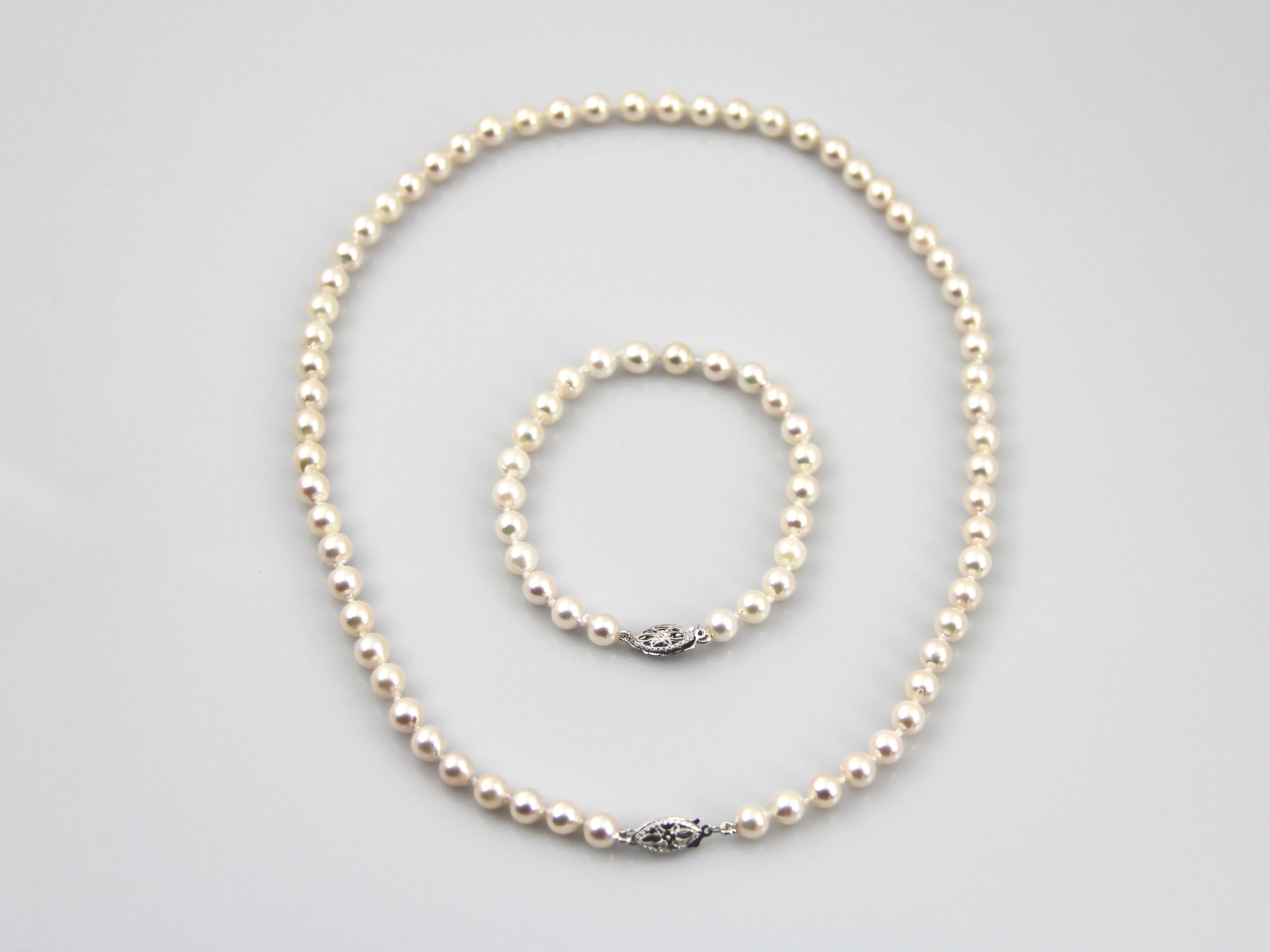 Halskette und Armband aus Akoya-Perlen in Standardqualität mit Verschlüssen aus Weißgold 5.5–6 mm - 2