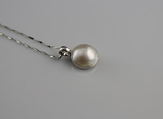 Perlenanhänger-Mabe in Silber