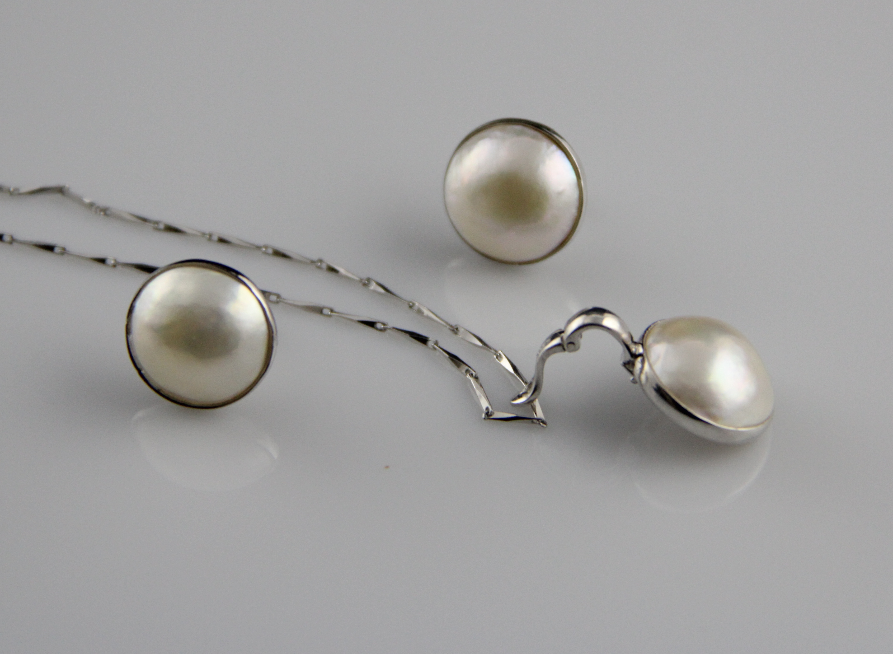 Set with Mabe' salt water pearls in silver - 3