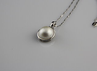 Perlenanhänger-Mabe in Silber