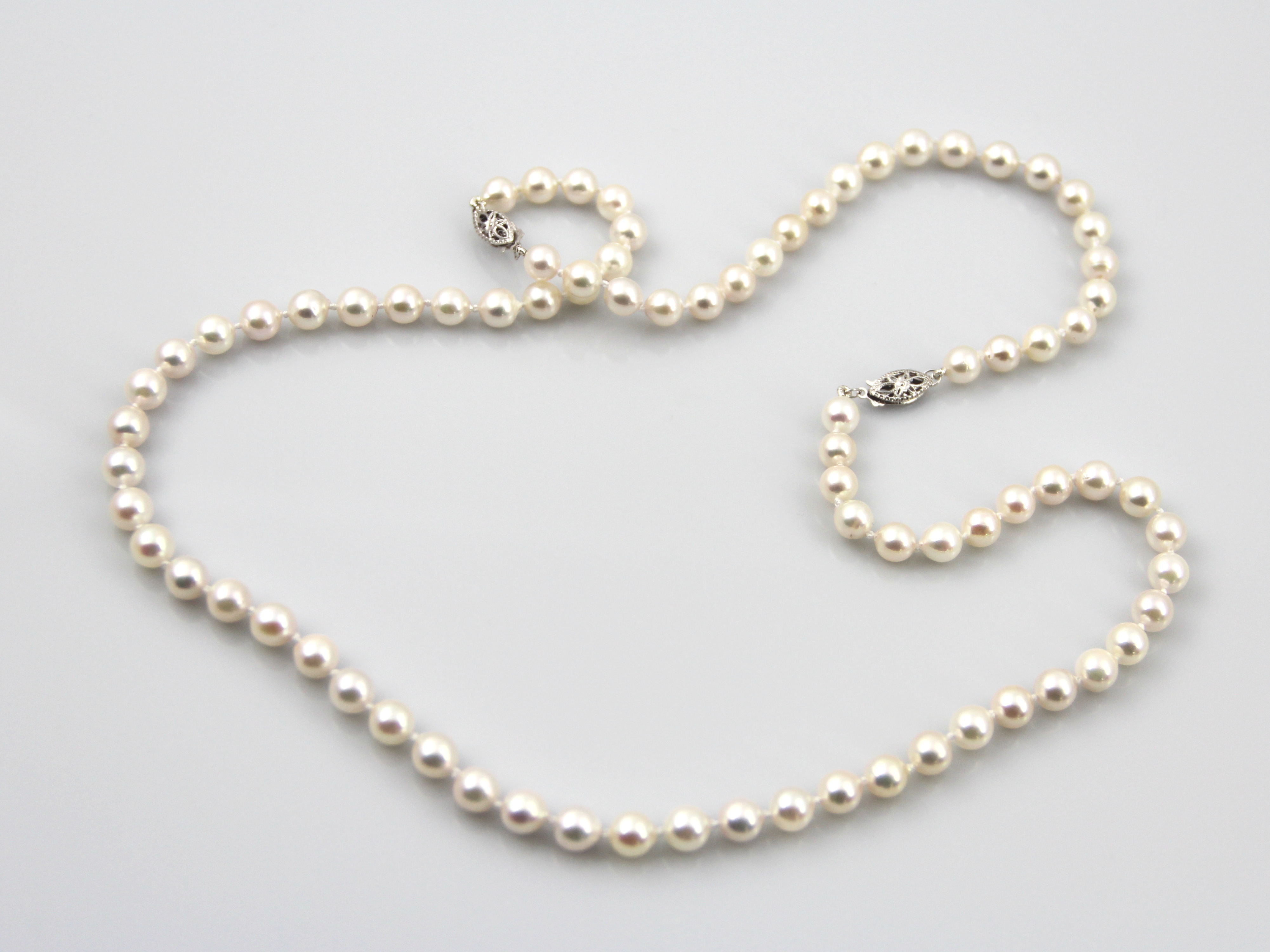 Halskette und Armband aus Akoya-Perlen in Standardqualität mit Verschlüssen aus Weißgold 6–6.5 mm - 5