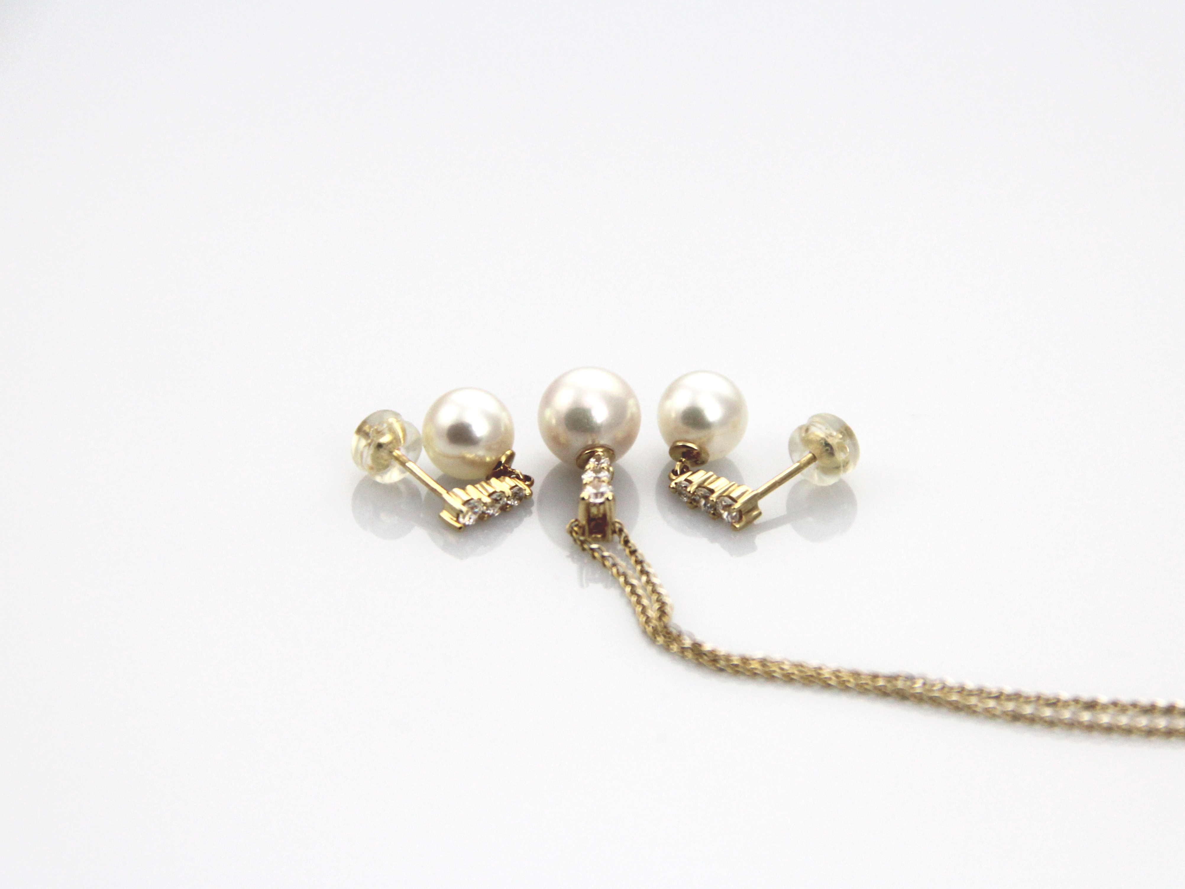 Conjunto de pendientes y colgante de oro de 14k con perlas Akoya de calidad AAA - 2