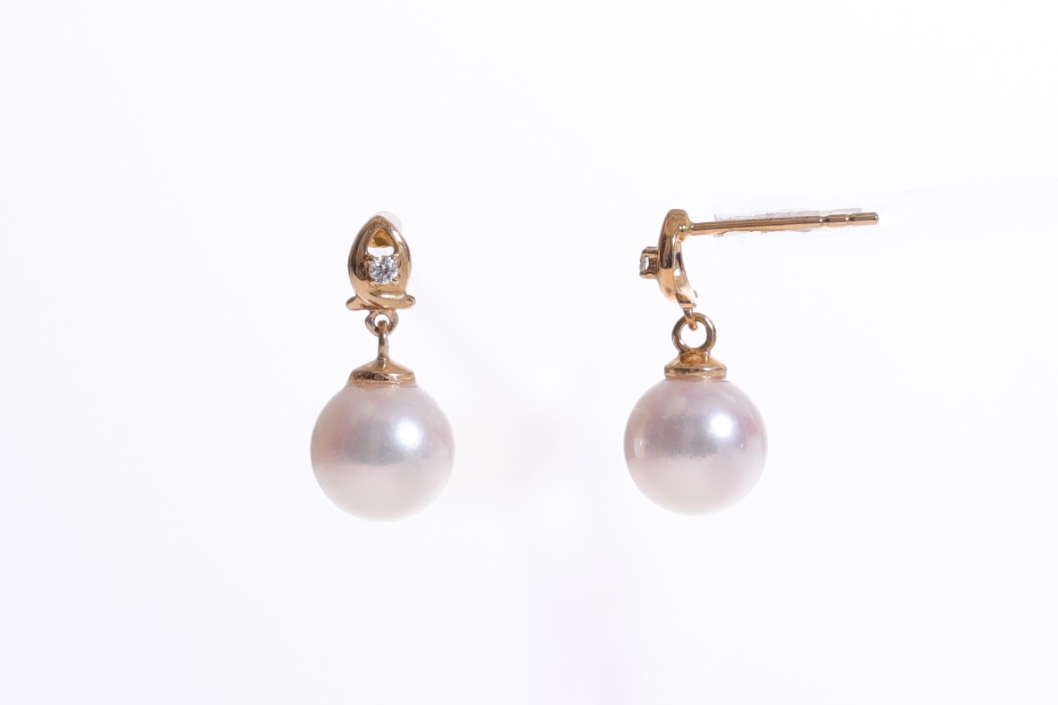 AAA-Quality Akoya pearl earrings set in gold and diamonds 7.5-8mm - 2