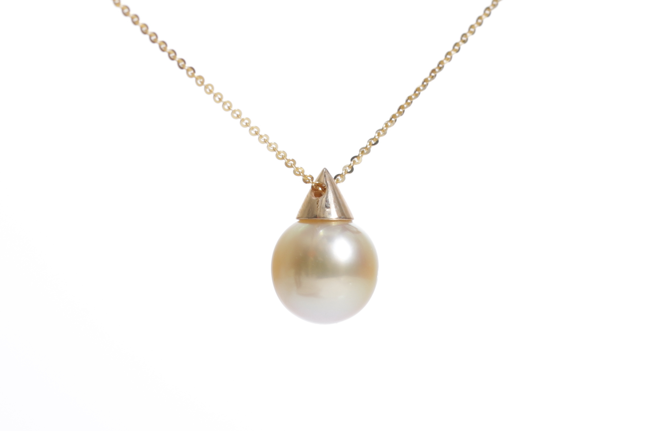 Pendente con perla dei mari del sud dorata da 9-10 mm con montatura in oro