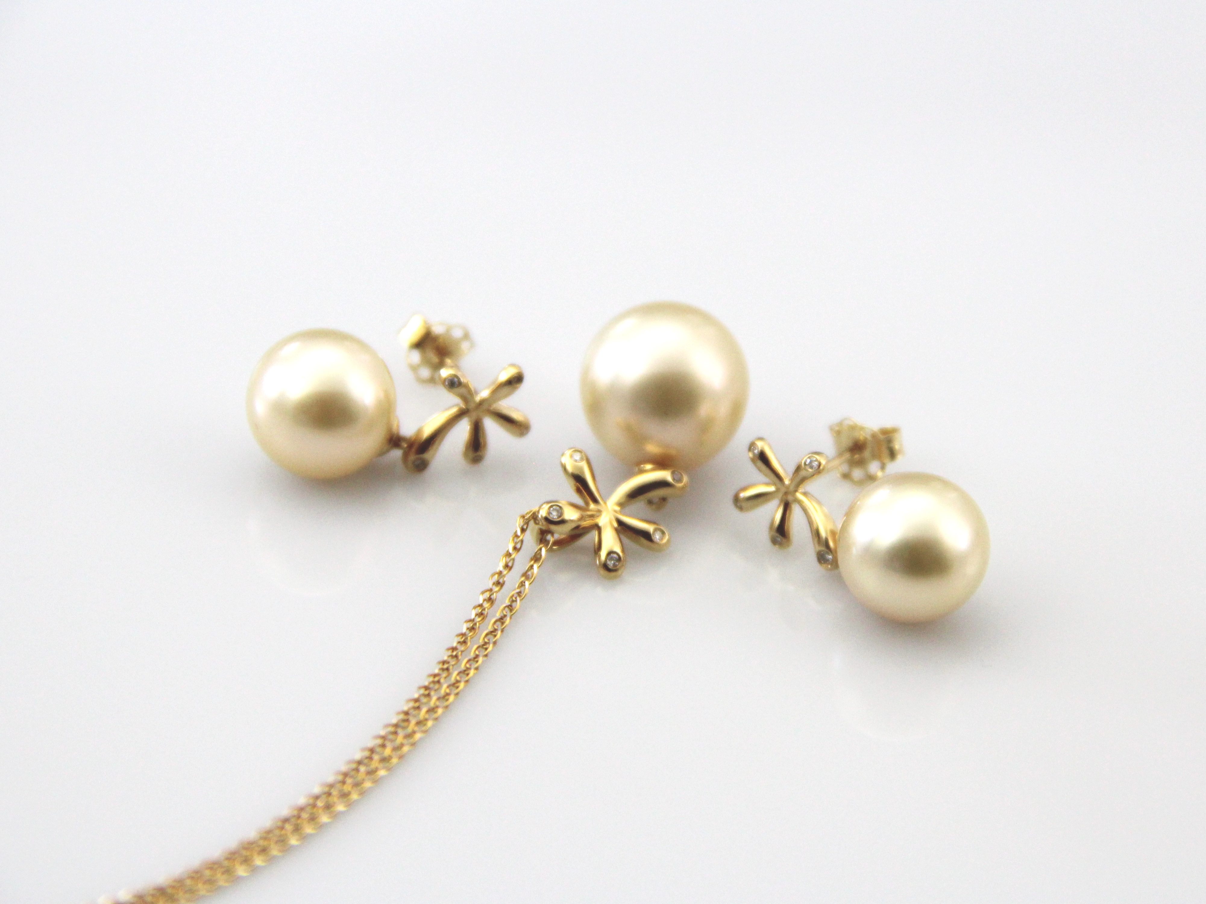 Perfect set with South Sea golden pearls in gold and diamonds - 4