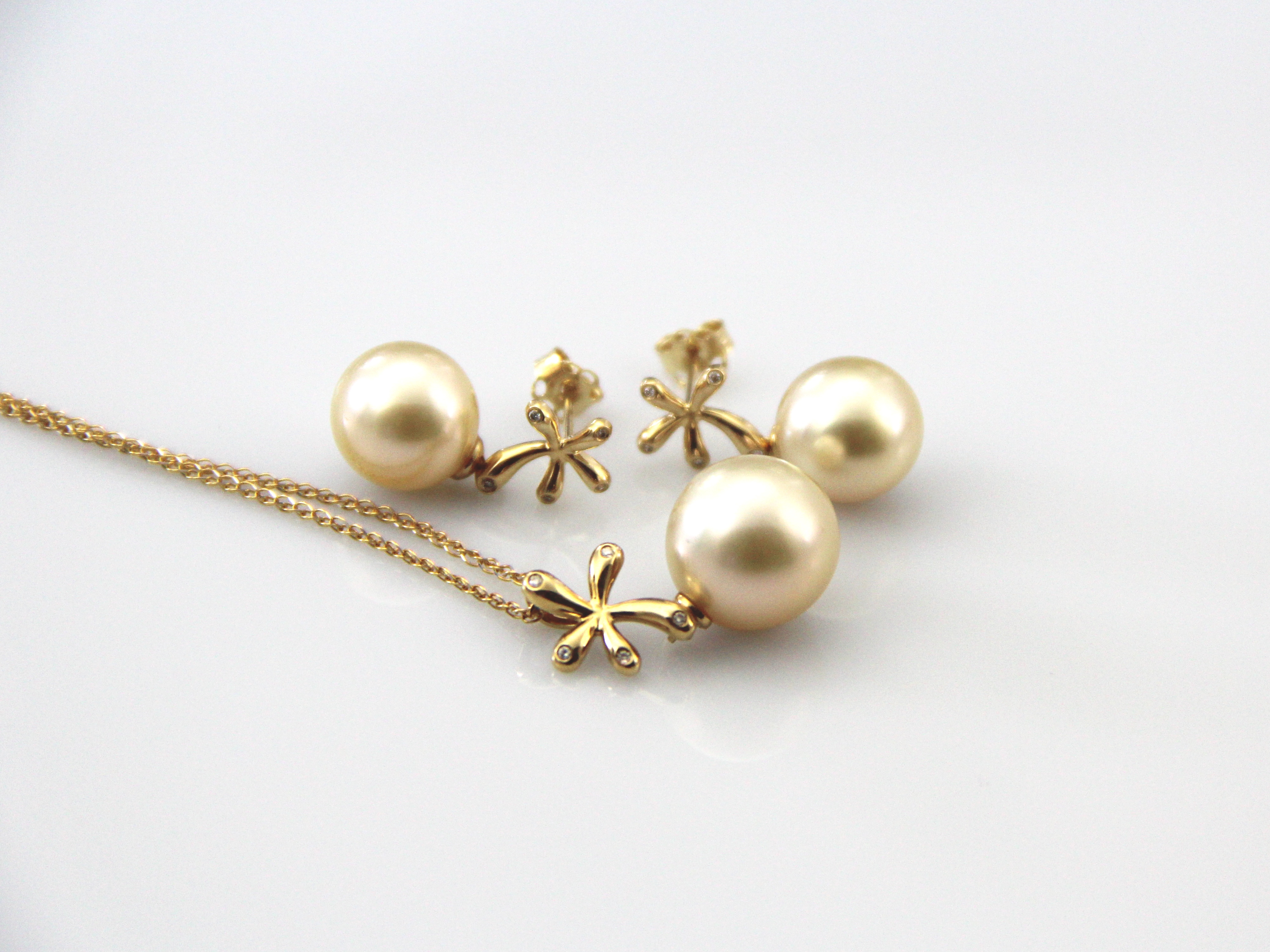 Perfect set with South Sea golden pearls in gold and diamonds - 3
