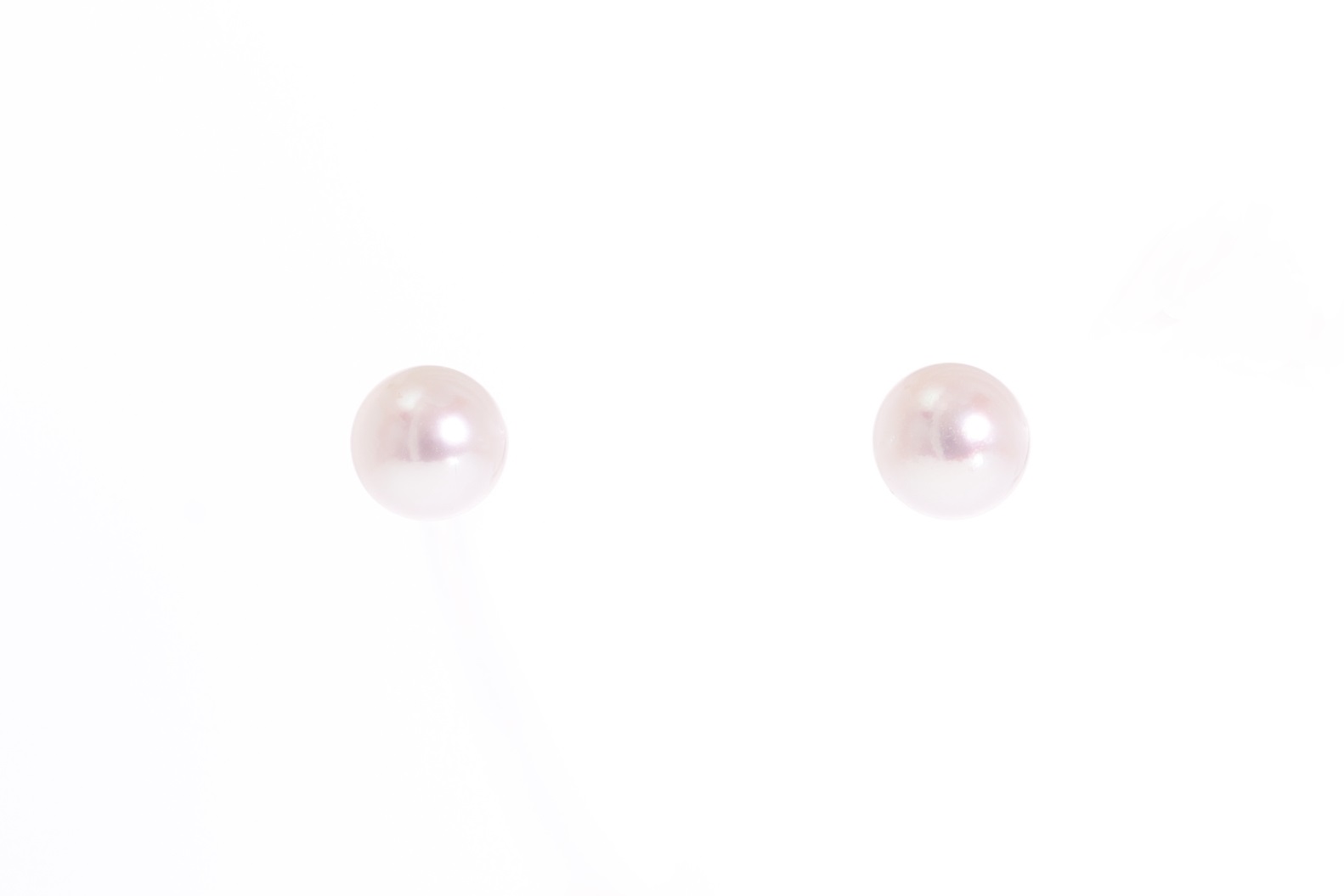 AAA-Quality Akoya pearl earrings set in white gold  - 3