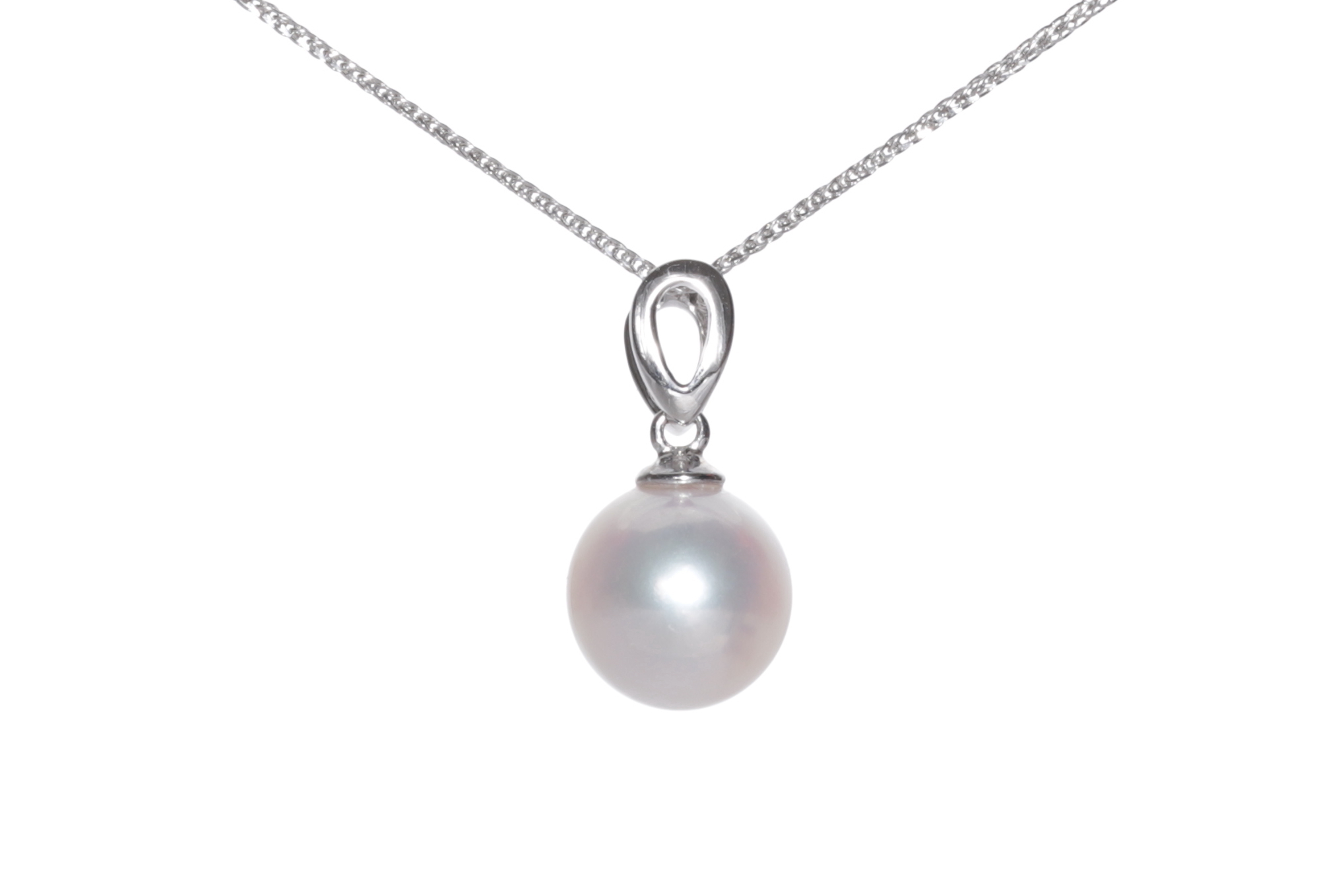 AAA-Quality Akoya pearl pendant set in white gold 7.5-8mm