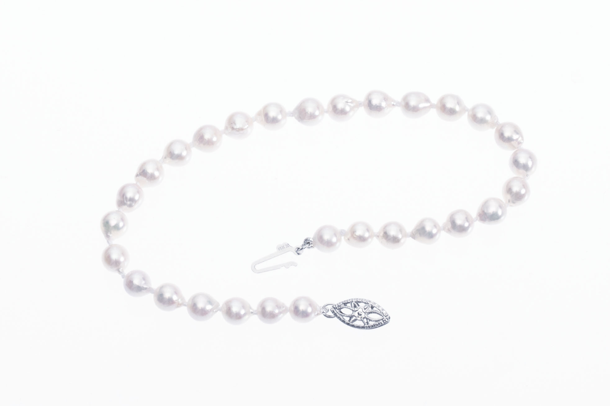 Small Akoya pearl bracelet set with white gold clasp 5-5.5mm  - 4