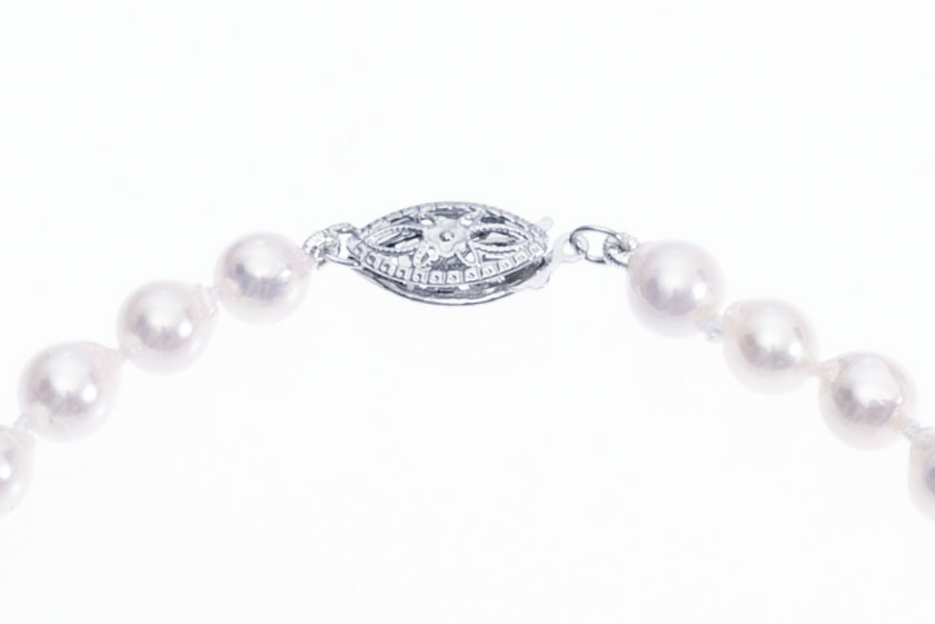 Small Akoya pearl bracelet set with white gold clasp 5-5.5mm  - 3