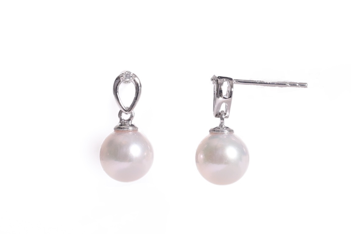 Orecchini in oro bianco con perle Akoya di qualità AAA da 7,5-8 mm e diamanti - 2