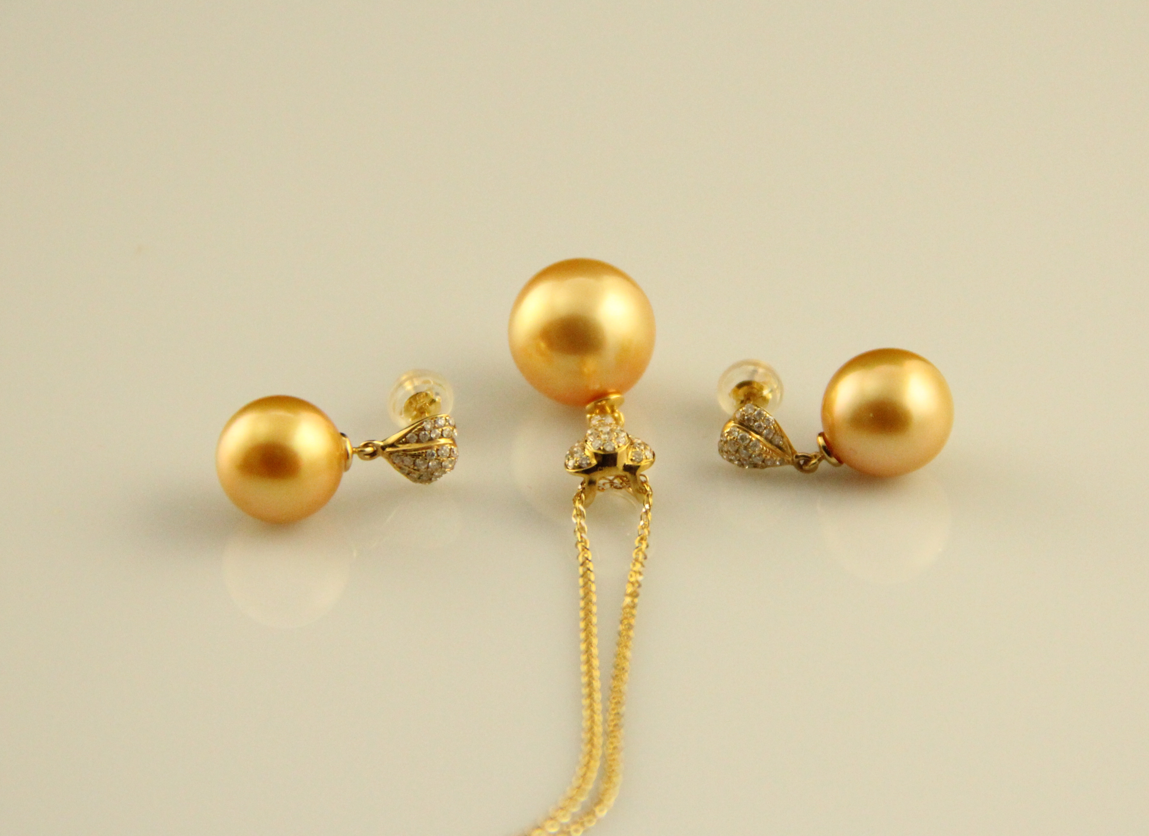 Set mit Südsee-Goldperlen in Gold und Diamanten - 5