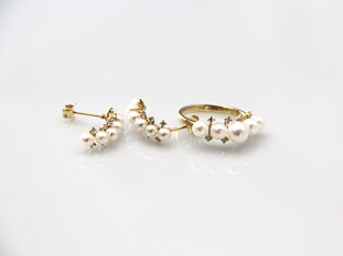 Set mit Akoya-Perlen in Gold und Diamanten
