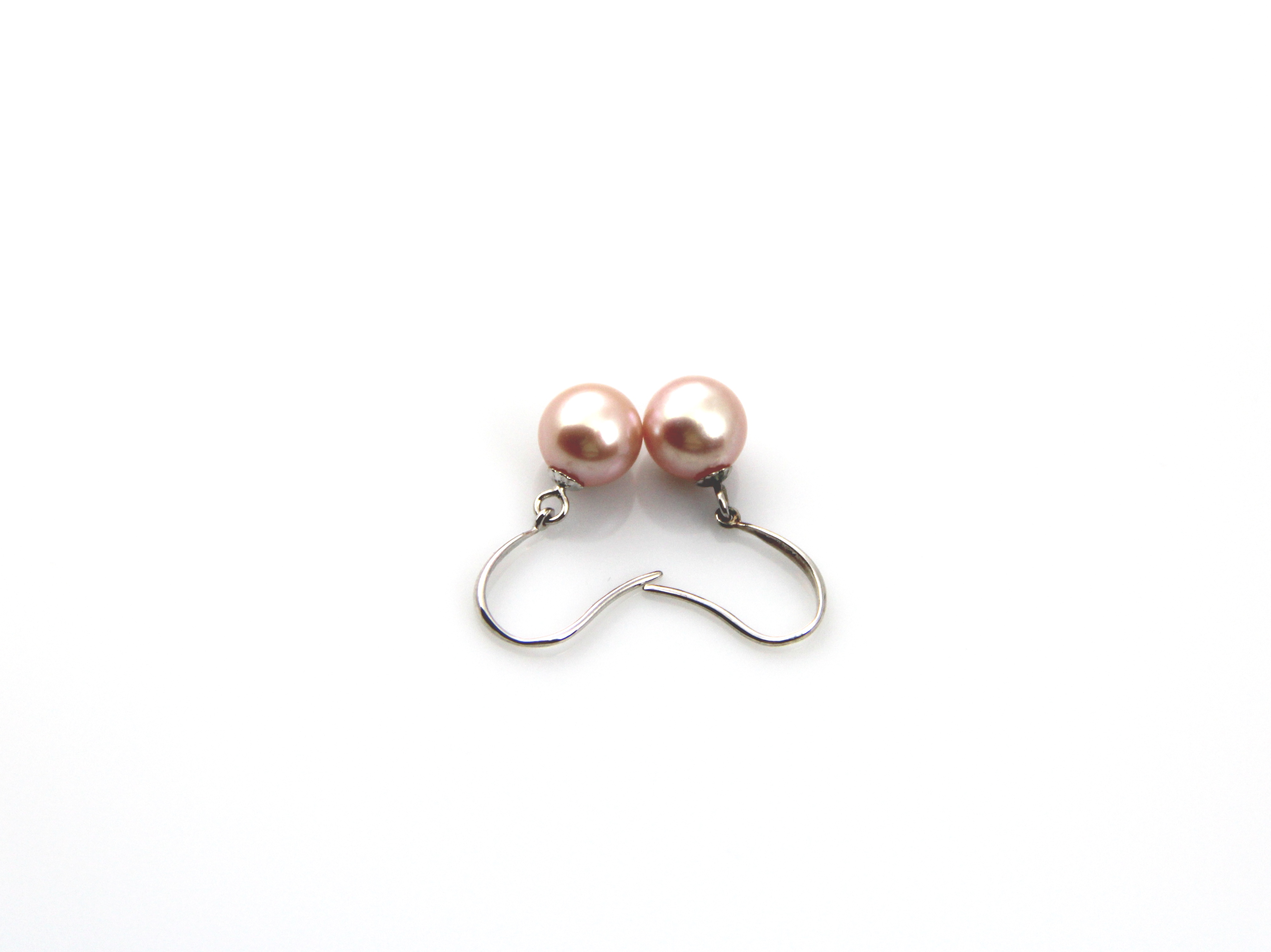 Fresh water pearl earrings set in Silver 8-9mm