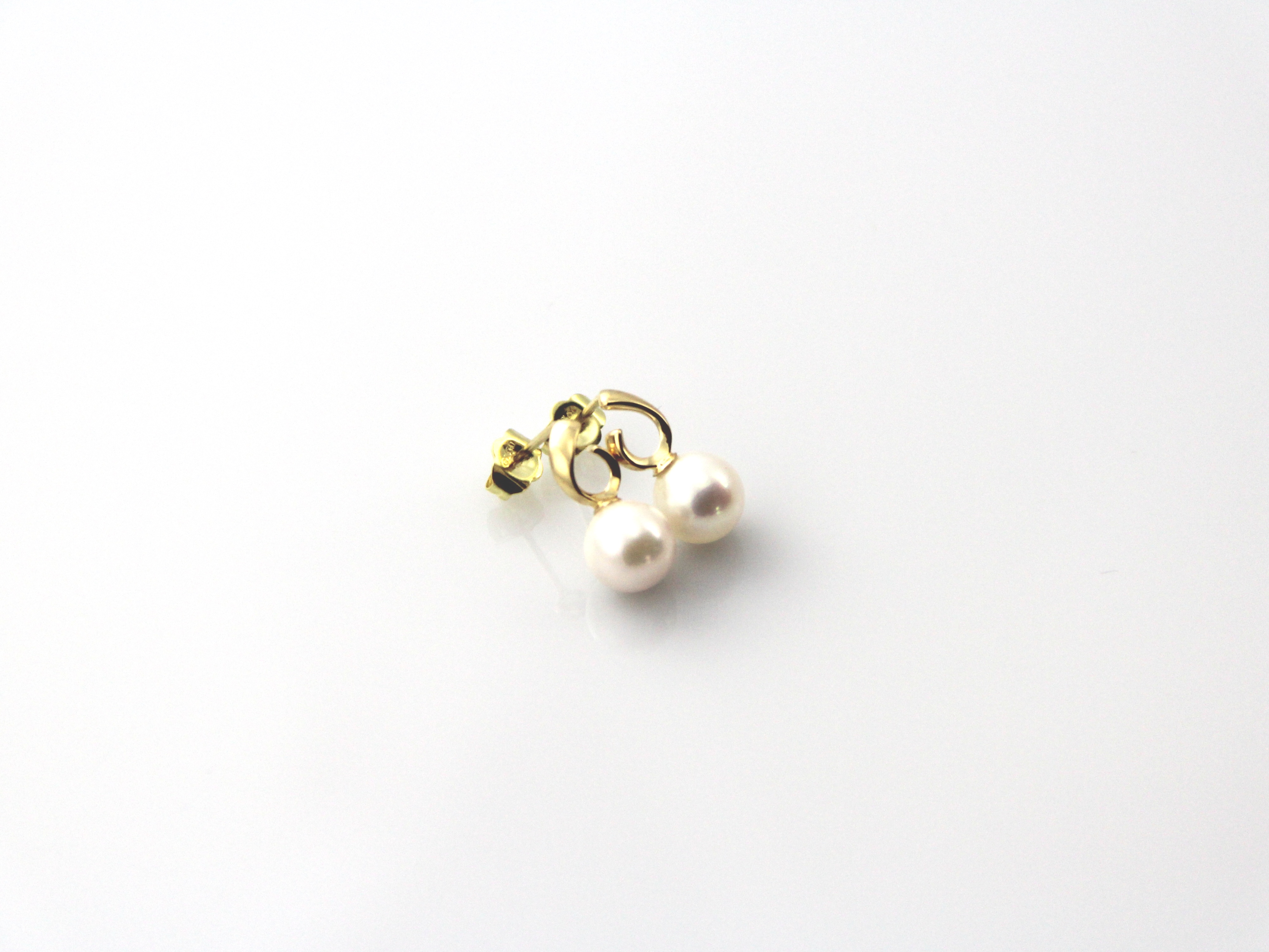 7mm AAA-quality Akoya cultured pearl earring set in gold  - 2