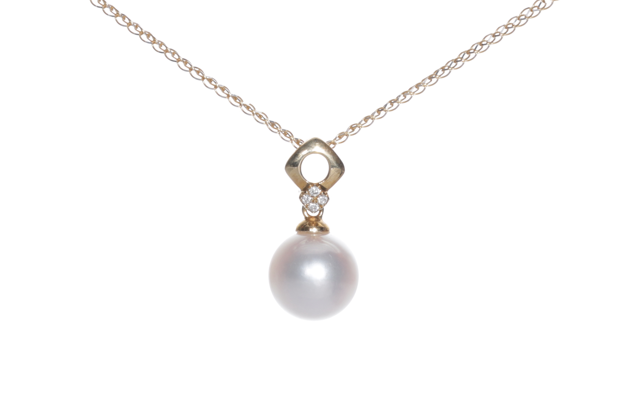 Colgante de oro con perla Akoya de 8,5-9 mm de calidad AAA y diamantes
