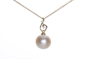 Kultivierte Champagnerfarbige Südsee Perle in Gold und Diamanten 11-12mm
