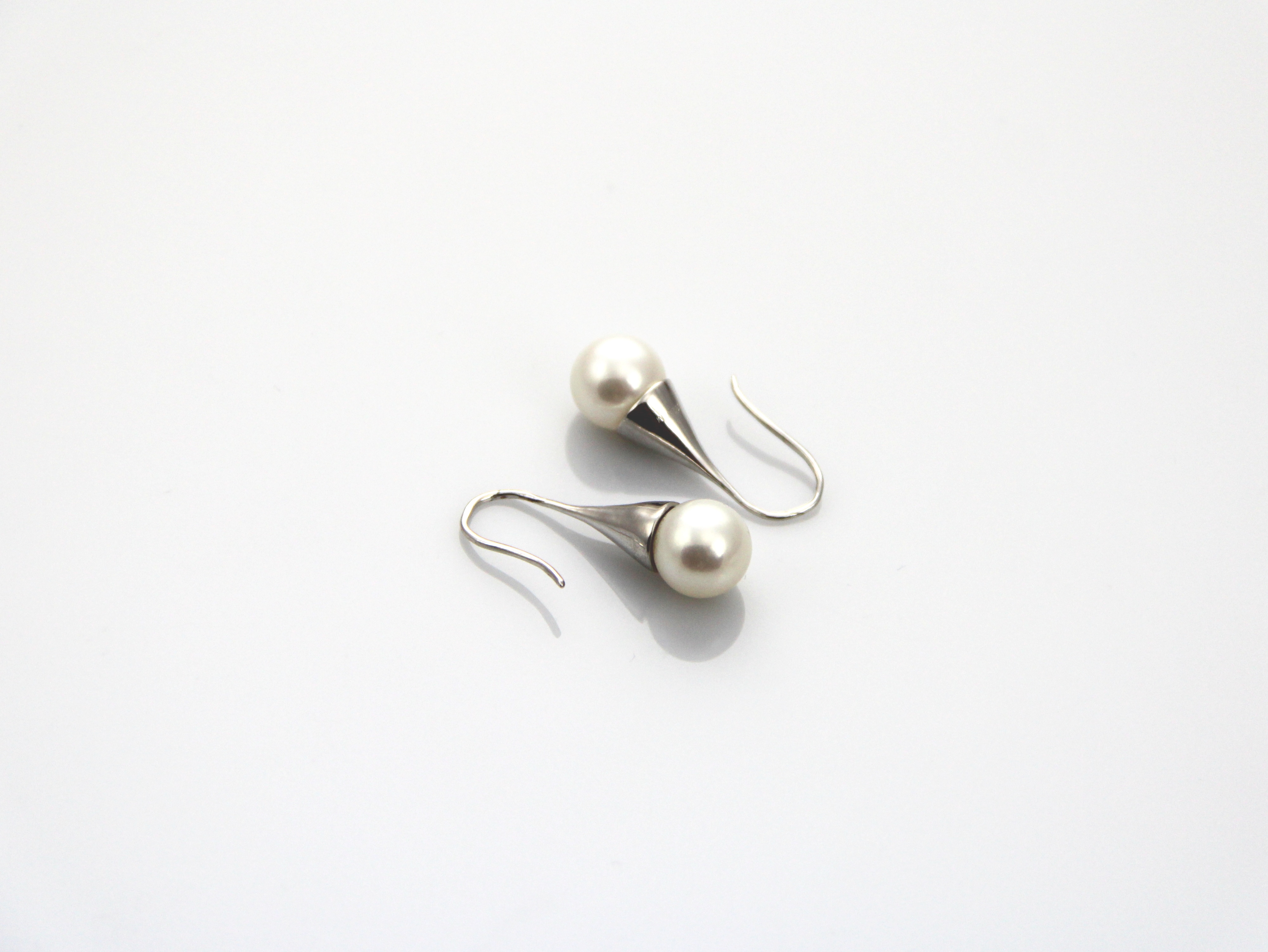Fresh water pearl earrings set in Silver - 5