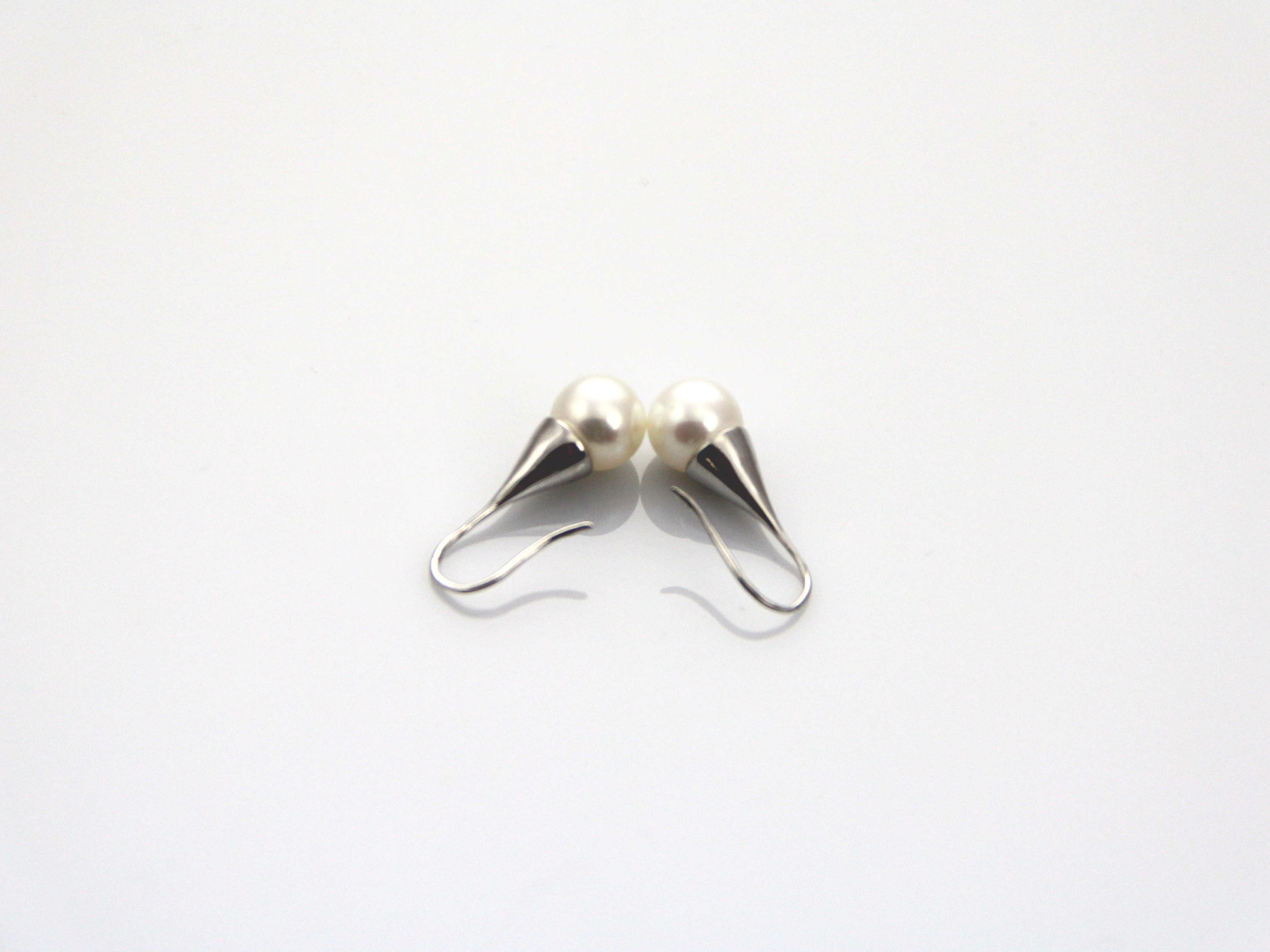 Fresh water pearl earrings set in Silver - 4