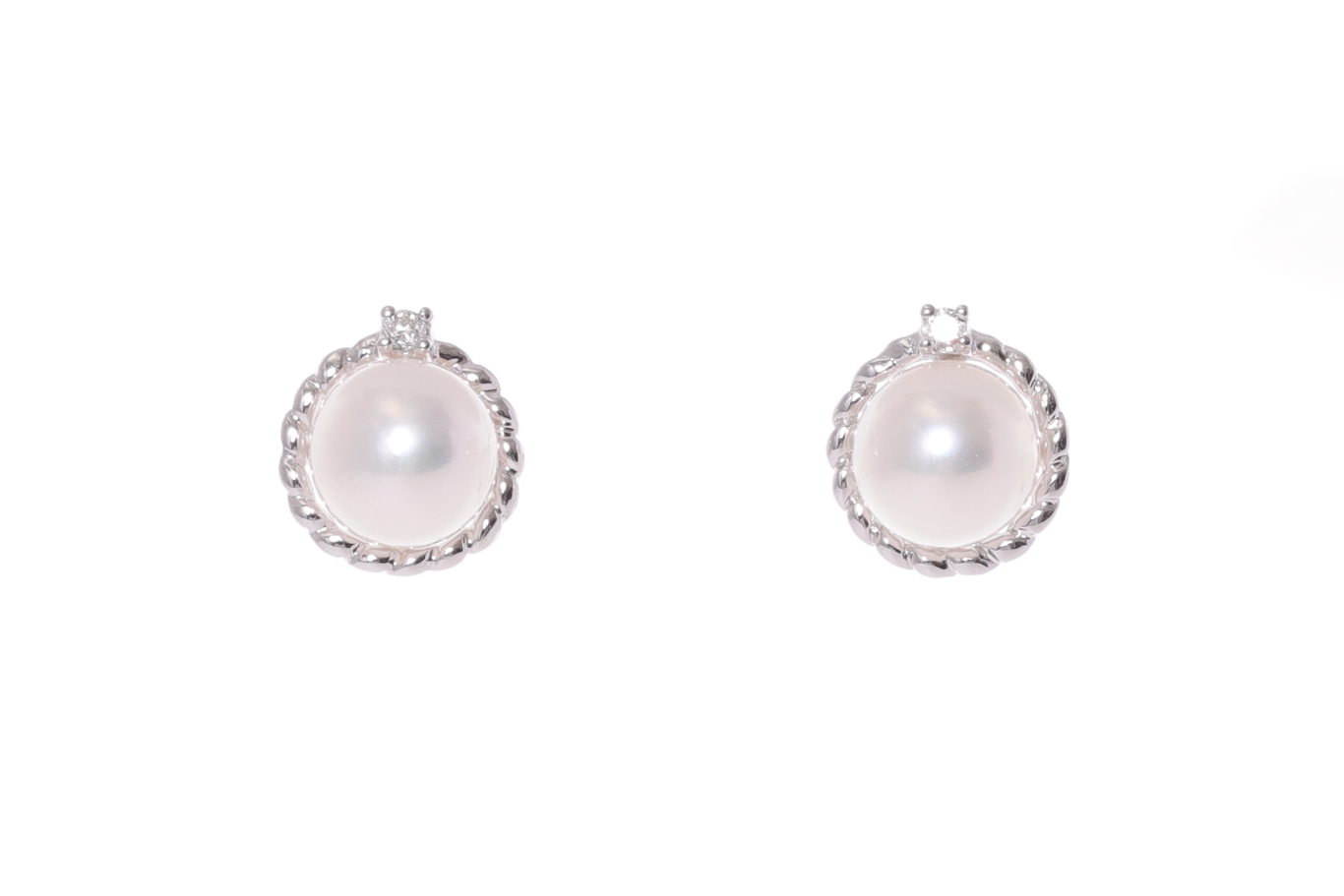Perlenohrringe-Akoya in AAA-Qualität mit Weißgold und Diamanten 6.5–7 mm