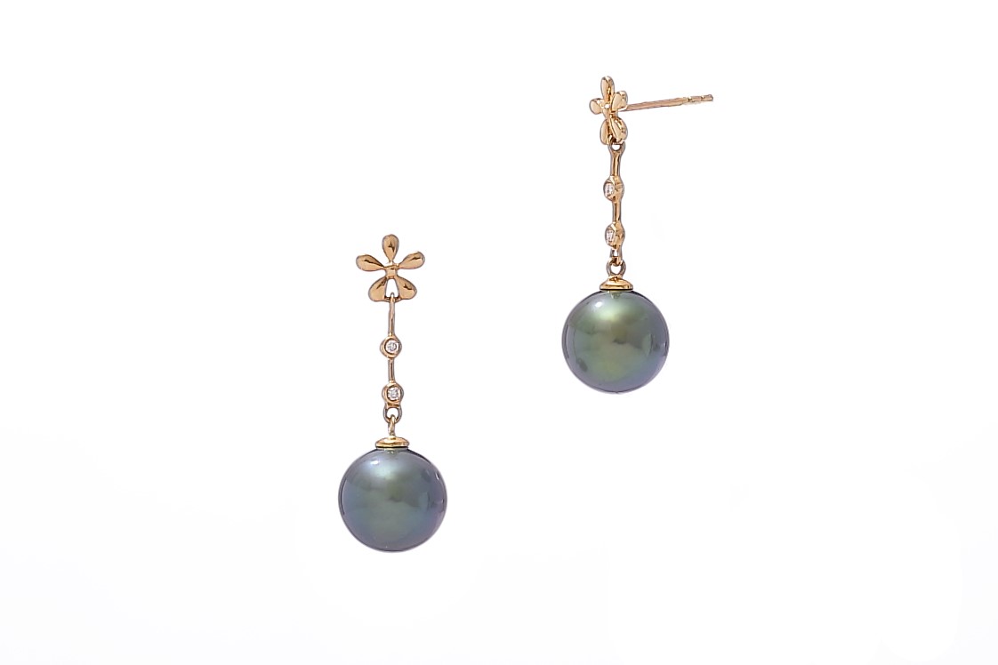 Orecchini  in oro con diamanti  e perle di Tahiti da 10-11 mm