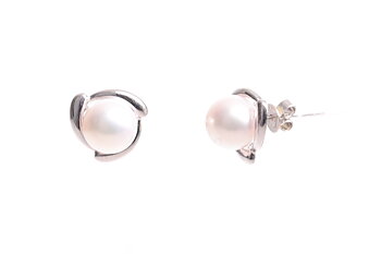 Perlenohrringe Akoya in AAA-Qualität in 18 Karat Weißgold 7.5–8 mm