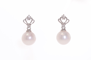 Perlenohrringe-Akoya mit Weißgold und Diamanten von 8–8.5 mm
