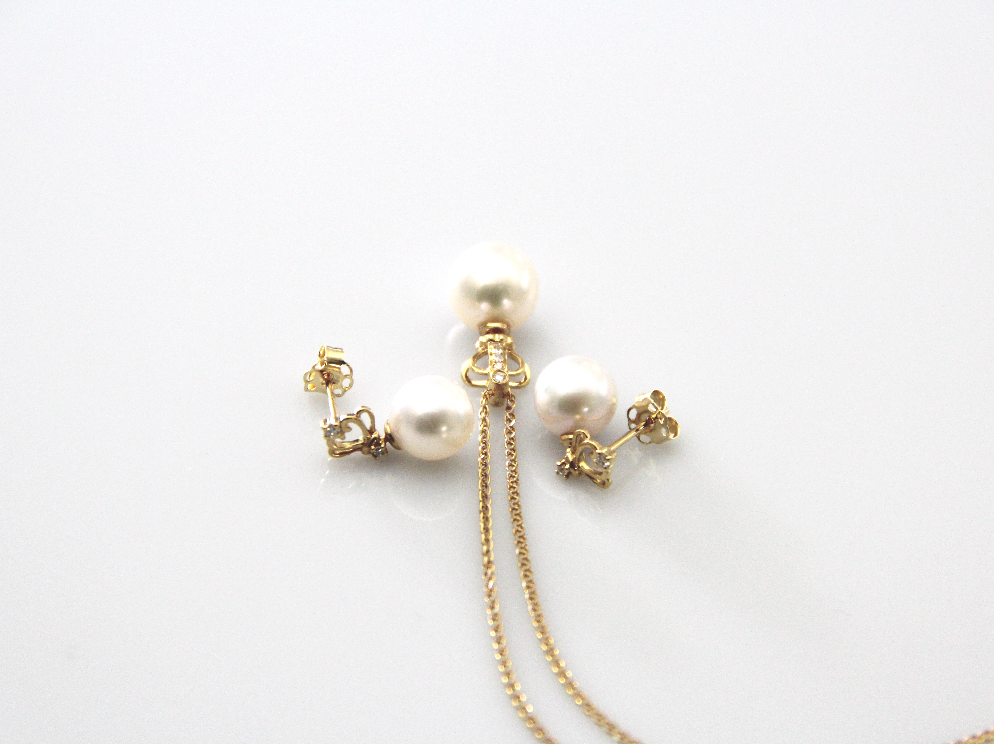 Akoya-Perle in AAA-Qualität in Gold und Diamanten