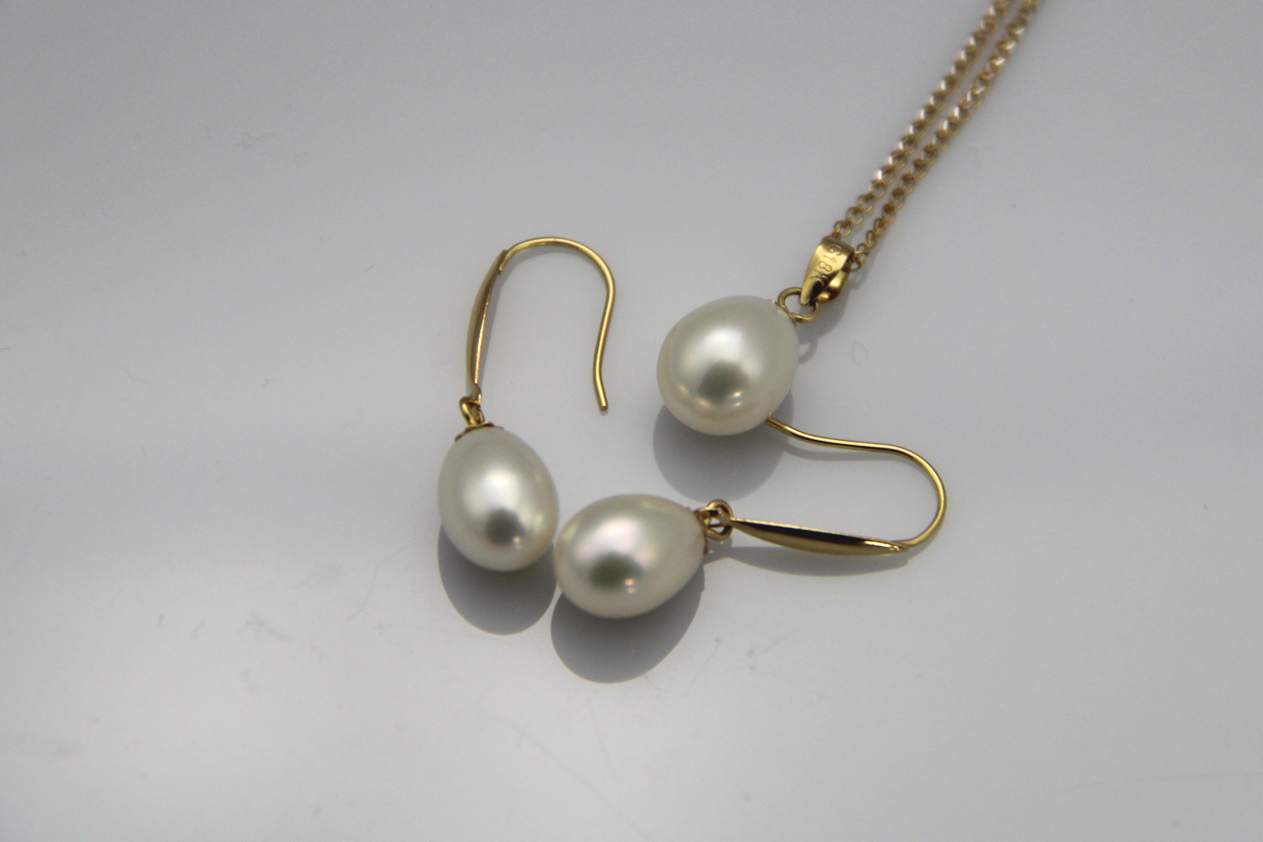 Set mit tropfenförmigen Süßwasserperlen in Gold - 2