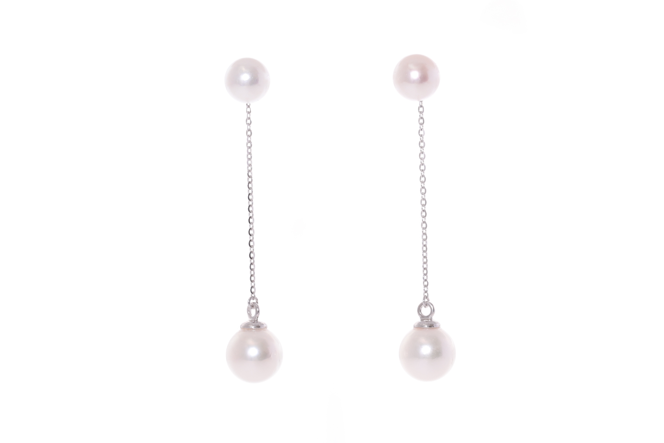 AAA-Quality Akoya pearl earrings set in 18K white gold