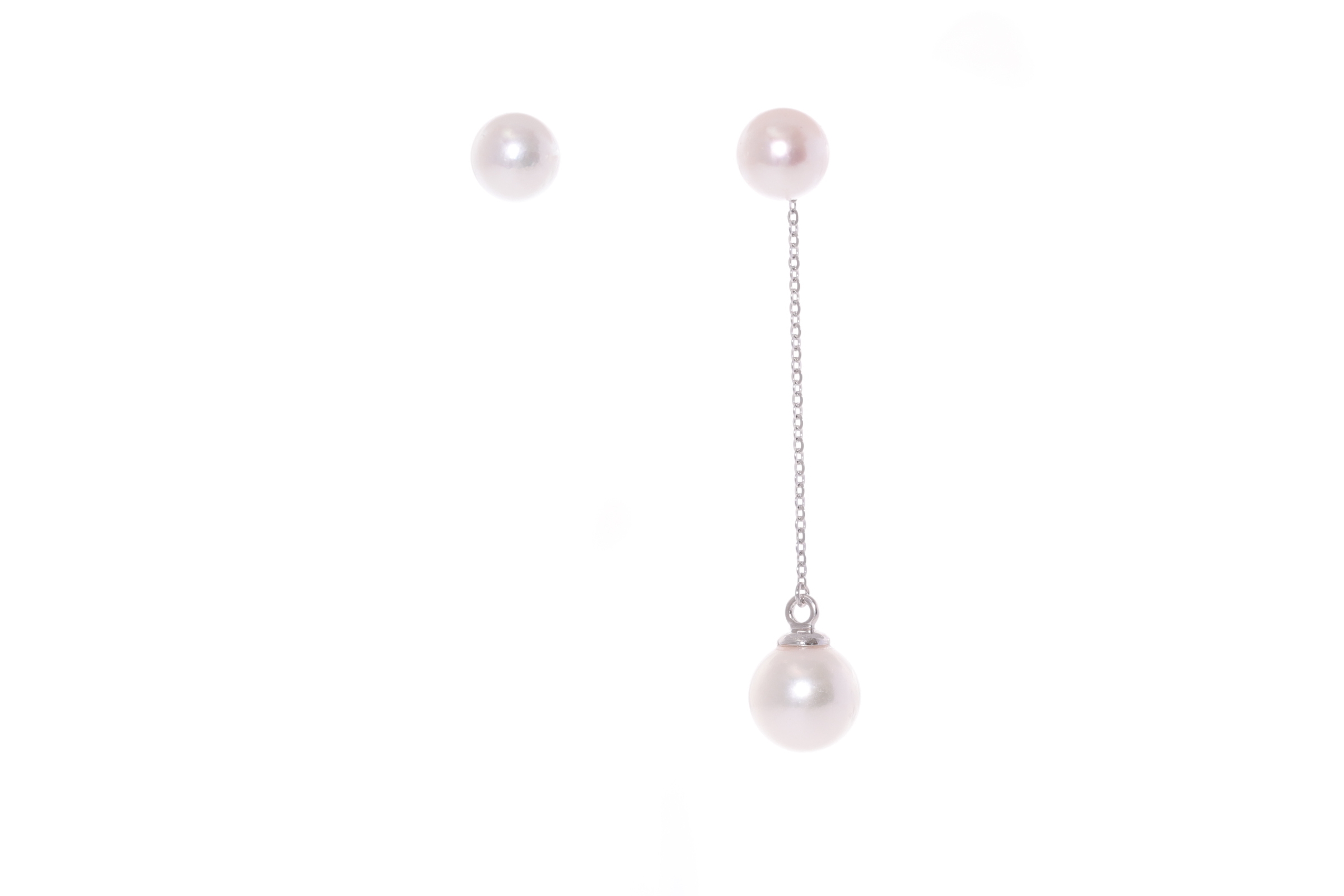 AAA-Quality Akoya pearl earrings set in 18K white gold - 2