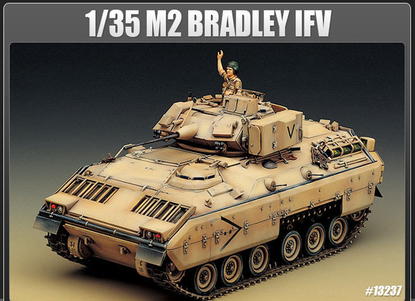 1/35 Bradley IFV w. Interior