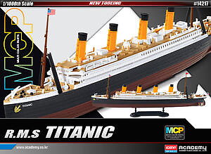 1/1000 Titanic w, colored parts   (269mm) - NO GLUE