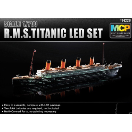 1/700 Titanic w colored parts + LED set  (383 mm)