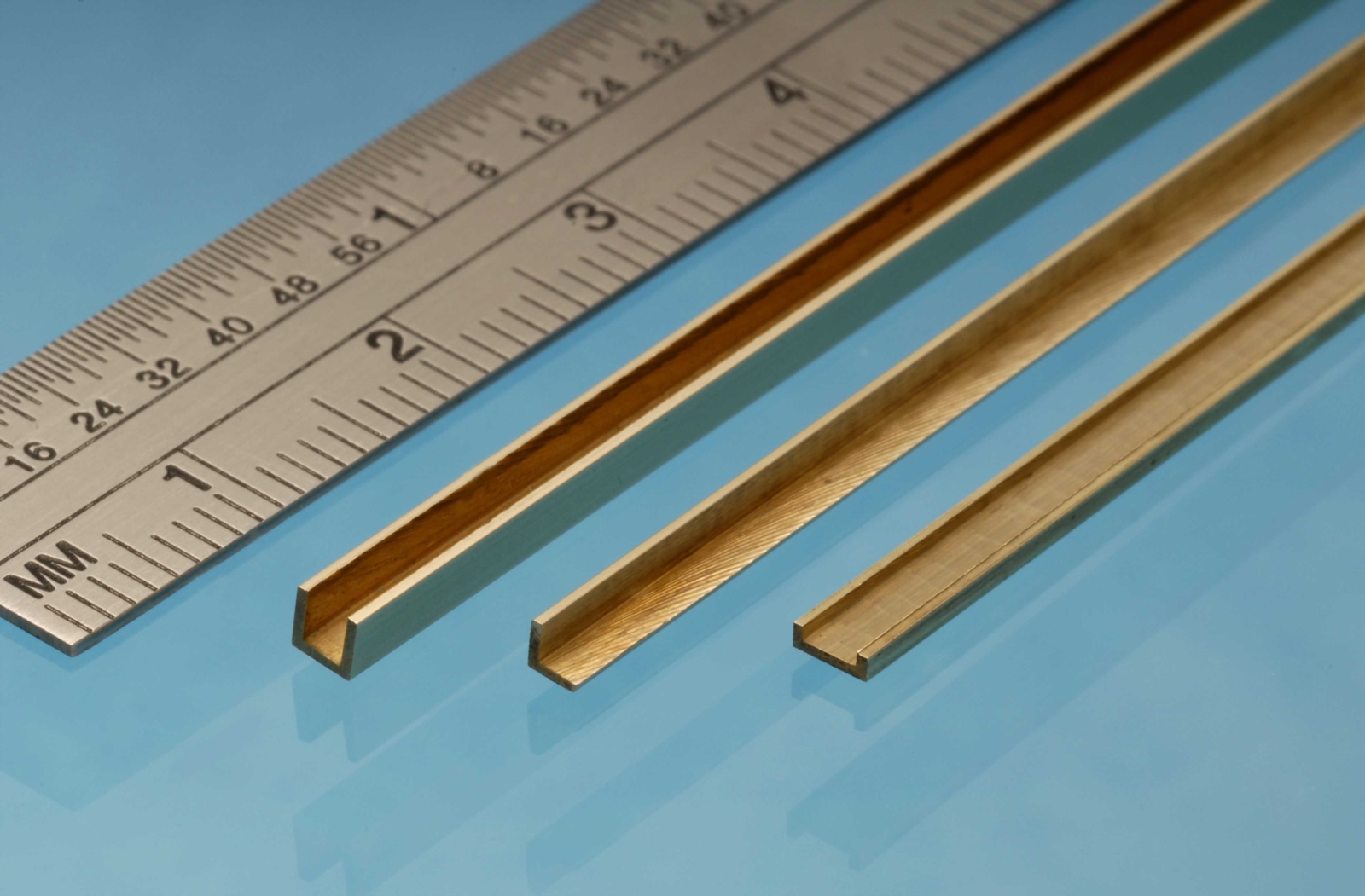 Brass Angle, 3 x 3 mm, 1pc, 305mm