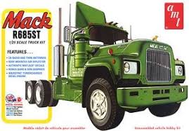 1/25 Mack R685St Semi Traktor