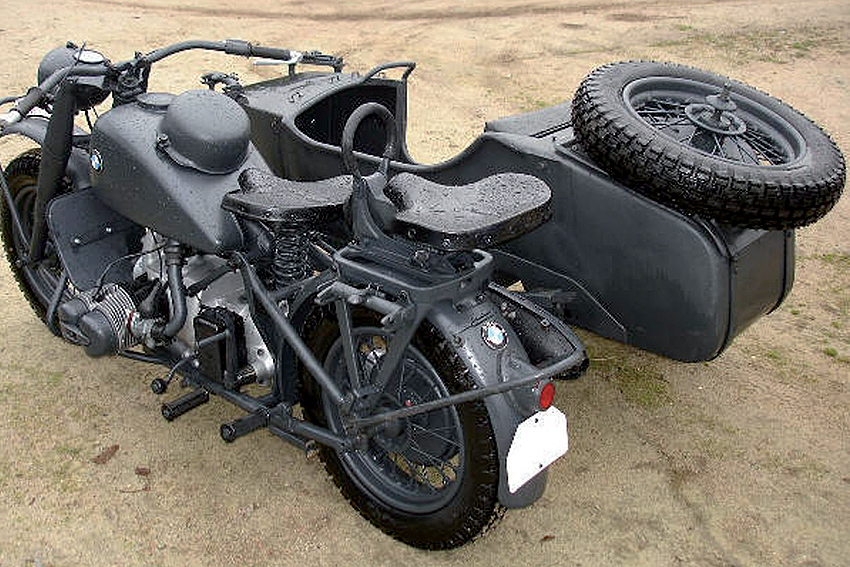 1/9 BMW R75  w. Sidecar