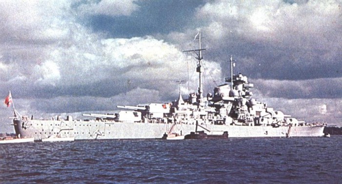 1/200 Bismarck Schlachtschiff  127 cm