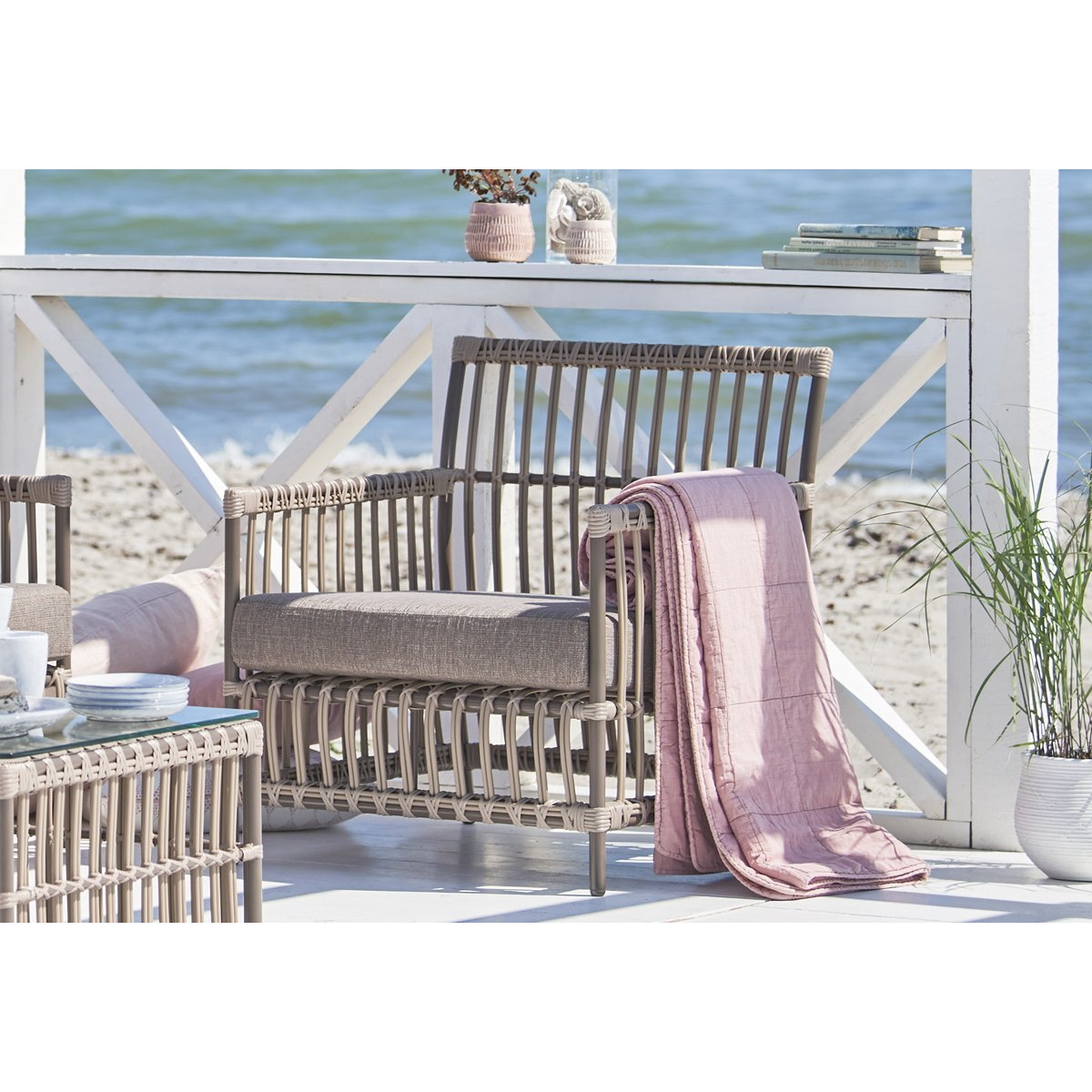 Caroline Exterior Sidobord Moccachino, Sika-Design - 2